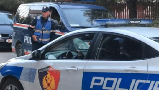 Dyshohet se vranë një person në vitin 2018 në Dibër, arrestohen në Gjirokastër 2 vëllezërit! Policia gjen arsenal armësh në banesat e tyre (EMRAT)