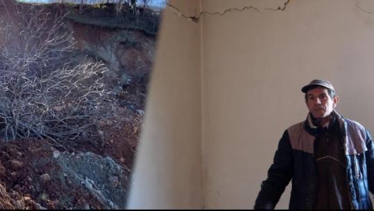 Erozioni shkatërron 7 shtëpi në Spathar të Librazhdit, banorët refuzojnë të transferohen në qytet: Nuk mund t'i mbajmë bagëtitë në pallat