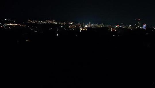 Një pjesë e Tiranës pa energji elektrike, shkak defekti në linjën e OST. Për 40 minuta u ndërpre ndeshja Dinamo-Vllaznia