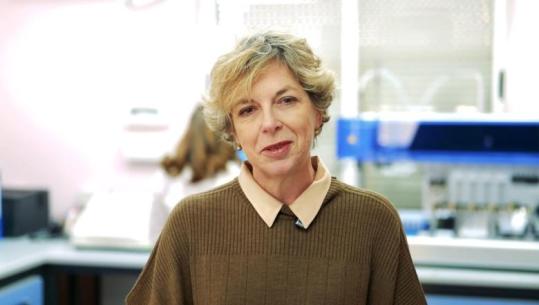 Zgjerimi i fashës së moshës për depistimin e kancerit të qafës së mitrës, ministrja Sala: Gratë do të njoftohen çdo vit për kryerjen e testit HPV falas