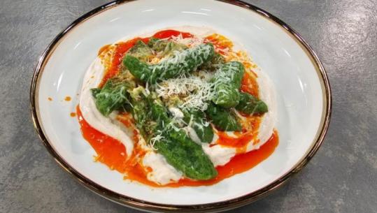 Brumçe jeshile me spinaq në kos me hudhër nga zonja Albana