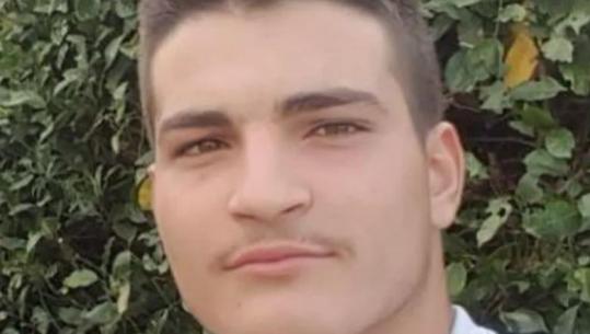 Në kërkim nga Mbretëria e Bashkuar për vrasjen e ish-snajperistit në vitin 2019, Armando Marku vetëdorëzohet në Policinë e Tiranës