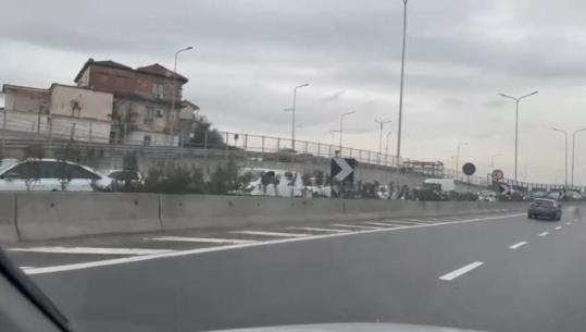 Trafik i rënduar në kryeqytet, radhë kilometrike nga Paskuqani deri tek Casa Italia