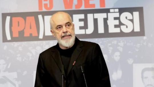 Masakra e 21 janarit, Rama me familjarët e viktimave: SPAK duhet t’i kishte kërkuar GJKKO-së drejtësinë, u paguajmë rroga më të larta se presidentit! 15 vite padrejtësi (VIDEO)