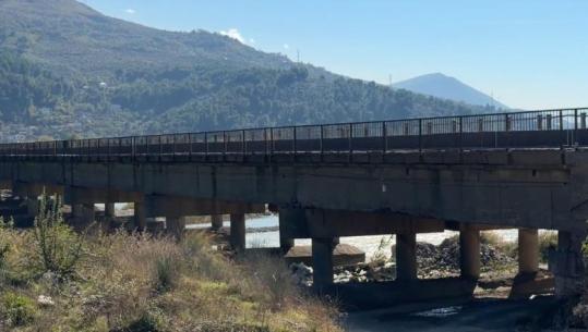 Lezhë/ Ura e Matit e mbyllur prej 6 muajsh, prurjet e shumta të lumit kanë vështirësuar punimet