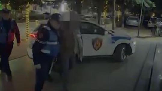 Goditet grupi kriminal që shiste armë zjarri, vihet në pranga 31-vjeçari! Më herët u arrestuan edhe dy persona të tjerë