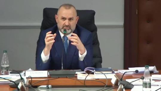 Manja ironi me opozitën: Ndajeni si do i flisni njëri-tjetrit me datë 24 në protestë, se Berisha nuk dëgjon mirë nga veshët