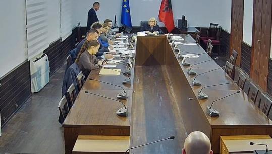 Qeveria ende pa vendim për kompensimin e banorëve që iu ngordhën bagëtitë nga zjarret e 2025-ës! Vjet ngecën shpenzime, deficiti ende pa realizim me 466 mln € 