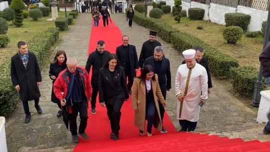 Ceremoni përkujtimore në Lushnje për 106-vjetorin e Kongresit Kombëtar, kryebashkiakja Sefa: Mesazhi i tij mbetet aktual edhe sot