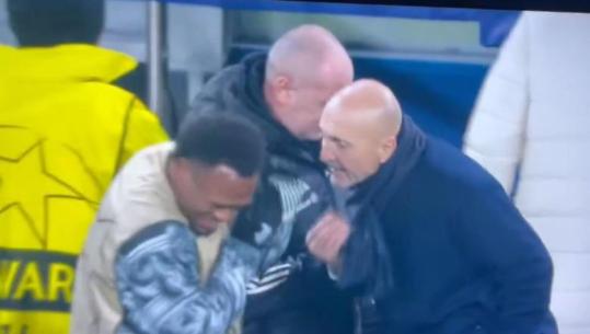VIDEO/ Fitore dhe nervozizëm, Spalletti debaton me tifozin e Juves dhe qëllon me shuplakë Opendan: Herës tjetër rri në shtëpi