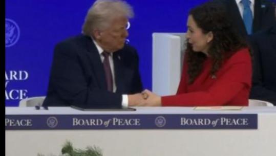 Nënshkruhet themelimi i Bordit të Paqes për Gazën/ Firmos Trump, nënshkruan edhe presidentja Vjosa Osmani! Shtrëngim duarsh mes dy liderëve