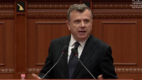 Berisha tha se Ishullin e Sazanit Fatos Nano ia ka ofruar Berlusconit, Balla: S’ka pasur kurrë një projekt të tillë, është mjeshtër i gënjeshtrës