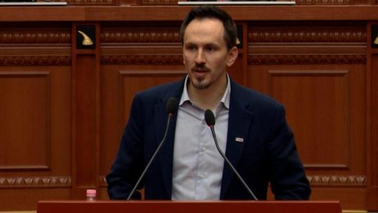 Muçi-opozitës: Ndizni flakadanë e bllokoni foltore, por halli i përbashkët ju bën të uleni me mazhorancën! Ramën nuk e shpëton nga drejtësia firma në Bordin e Paqes