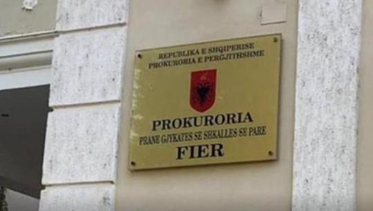 Hiqej si avokate dhe u merrte para qytetarëve, Prokuroria e Fierit çon për gjykim 60-vjeçaren (EMRI)