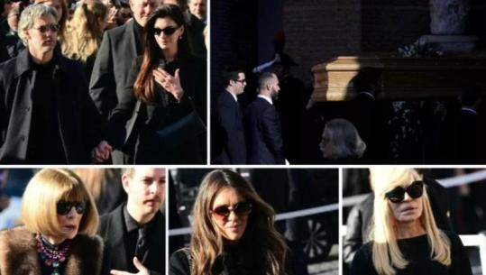 Lamtumirë Valentino! Lule të bardha në ceremoninë mortore, të famshmit nderojnë stilistin! Anne Hathaway në lot, Claudia Schiffer lë një trëndafil të kuq