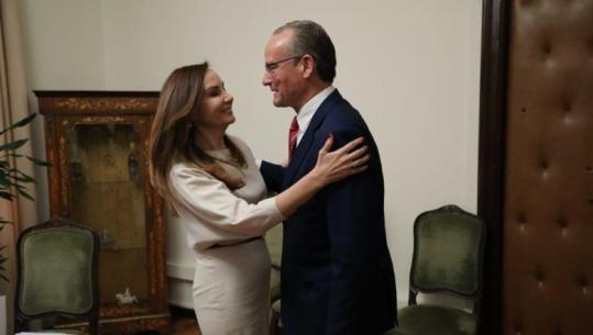 Takimi me ministrin gjerman Gunther Krichbaum, Jorida Tabaku : Qeveria 'vite dritë' larg integrimit real në BE