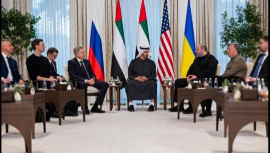 Negociatat në ditën e dytë në Abu Dhabi/ Ukrainasit dhe rusët ulen në të njëjtën dhomë, Putin nuk tërhiqet nga Donbasi