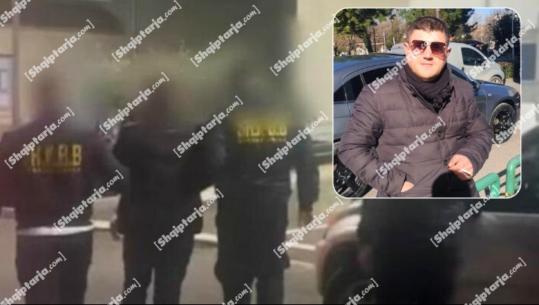 Mbushte burgun e Elbasanit me drogë, polici ‘kamuflohej’ si shitës ambulant dhe merrte ‘porositë’ e familjarëve! Çmimi deri në 20 mijë lekë