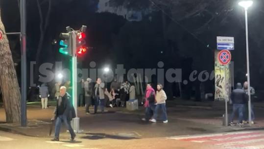 Protesta e PD zhvendos protestuesit e “Shqipëria Bëhet”