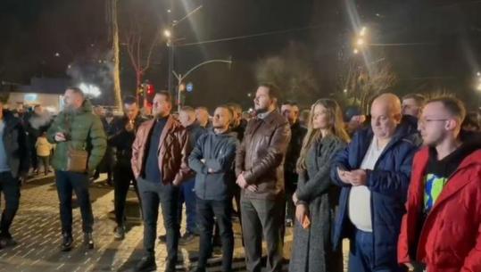 Përplasjet me Berishën dhe Nokën, edhe Salianji i bashkohet protestës së PD (VIDEO)