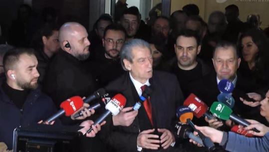 Pas protestës, Berisha ‘shfrenon’ fantazinë: Ramën do ta hedhim në Lanë, demonstruesit do përleshen me të, jo me policët 