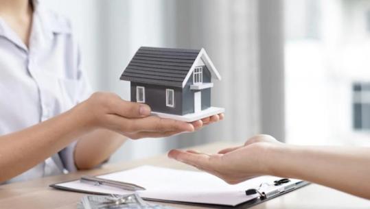 Blerja e shtëpisë në 2026, bankat ‘dorështrënguara’, rrisin kërkesën për kolateral! Janar-nëntor 2025 u mor 590 mln € kredi për blerje banese