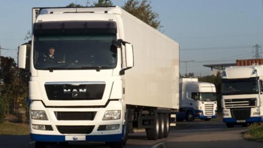 Protesta në Mal të Zi e Maqedoninë e Veriut | Bllokohet qarkullimi i kamionëve, vijon pa kufizime lëvizja e automjeteve të vogla dhe udhëtarëve