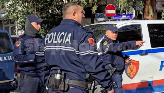 Durrës, babai plagos vajzën! Nuk dihen motivet, policia në vendin e ngjarjes