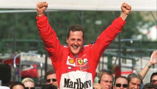 12 vite pas aksidentit, Michael Schumacher shfaq shenja përmirësimi! Legjenda e F1 tashmë mund të lëvizë me karrige me rrota