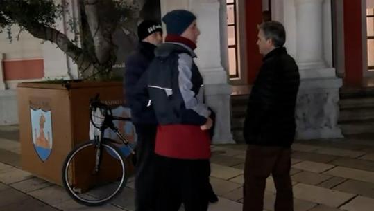 Ndërtimi i tregut të ri, tregtarët e Vlorës protestojnë për zhvendosjen nga ai industrial: Njoftimi është bërë pa asnjë konsultë 