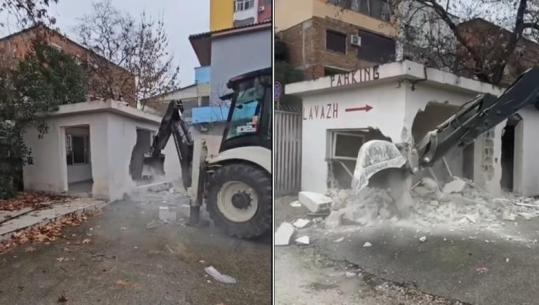 IMT në aksion për prishjen e objekteve pa leje në Tiranë: Vijon puna (VIDEO)