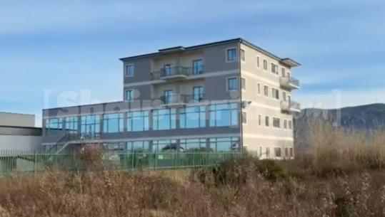 Operacion antidrogë në Lezhë, zbulohet magazina e kanabisit! Disa persona nën pranga, sekuestrohen 1 mijë rrënjë të bimës narkotike