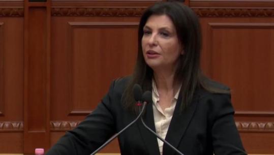 'Ministrat dhe zyrtarët e korruptuar i mbani në detyrë', Jozefina Topalli: Pas protestës, arrestuat një invalide dhe fëmijë 10-vjeçar