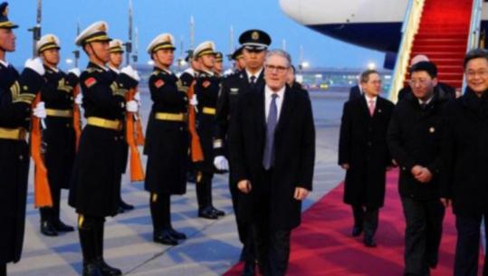 Keir Starmer mbërrin në Kinë: Vizita do t'i shërbejë Mbretërisë së Bashkuar