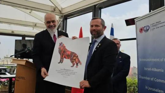 Dhurata simbolike që mori Rama në hapjen e Dhomës Izrael–Shqipëri! Kryeministri: E dua shumë këtë vend! Ganz: Jemi krenarë të jemi miqtë tuaj!