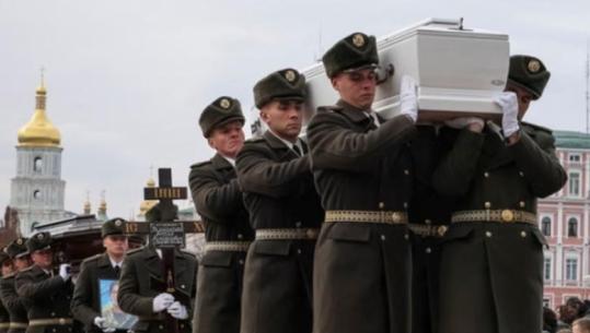 Studimi: 2 milionë jetë të humbura nga lufta Rusi-Ukrainë