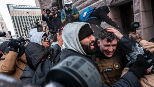 Nga Kapitoli te Minneapolis, standardi i dyfishtë i dhunës shtetërore