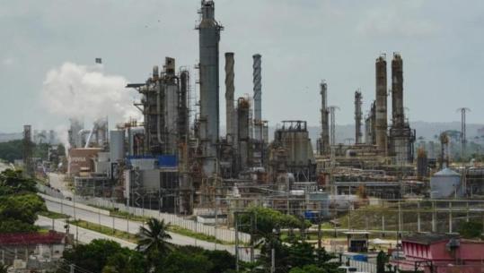 Venezuela përmbush kërkesën e Trump, miraton ligjin për hapjen e industrisë së naftës ndaj kompanive të huaja