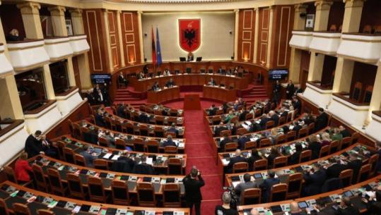Berisha paralajmëroi bojkot të hënën, Kuvendi fut të martën për votim prishjen e formulës së barazisë te 