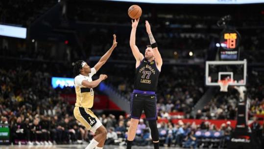 NBA/ LA Lakers rikthehen te fitorja falë dyshes Doncic - LeBron, Detroit triumfon në fushën e Golden State! Rigjen suksesin Celtics