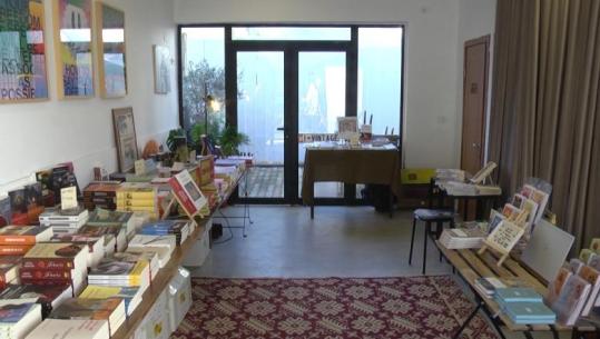 “Pop-up Librari”, botimet “Toena” çojnë librin te të rinjtë