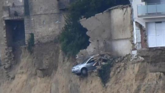 Itali/ Rrëshqitja e dheut në Niscemi shemb një ndërtesë trekatëshe! Në rrezik edhe banesa të tjera 