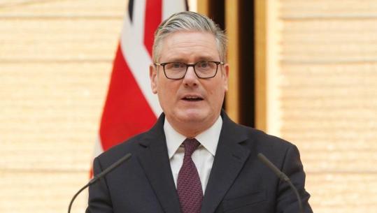 Ish-princit i dolën foto te dosja Epstein! Kryeministri Starmer: Andrew të dëshmojë para Kongresit Amerikan