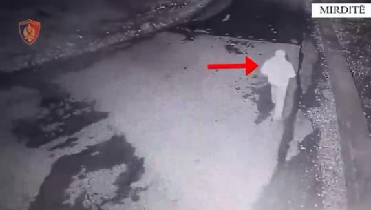 Tentoi të digjte një gomisteri pasi dogji dyqanin në Mirditë, policia arreston 52 vjeçarin! (VIDEO)