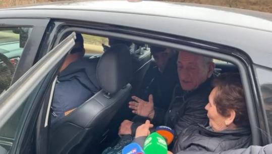 Bllokimi i aksit Librazhd–Qafë Thanë, pasagjeri për Report TV: Kemi 5 orë këtu, jemi të sëmurë!