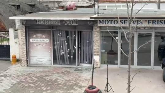Atentati në Lezhë, ekspertët rikthehen në vendngjarje! Marrin gjurmët e gjakut për të kryer ADN, do shihet nëse ka pasur tjetër person të plagosur (VIDEO)