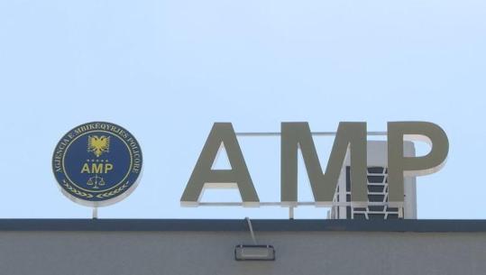 Aksident rrugor me pasojë vdekjen në aksin Nikël–Larushkë, arrestohet punonjësi i policisë