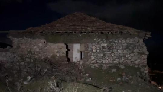 Strehoheshin në një ndërtesë të braktisur, Policia Kufitare kap 16 emigrantë të paligjshëm në Korçë