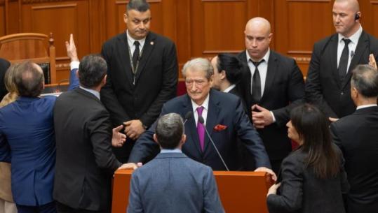 LIVE TV- Kuvend/ PD: S’e kemi bojkotuar Territorialen! PS afat deri në mbrëmje: Nëse nuk vini, zhbëjmë barazinë! Debate për Ballukun, opozita bllokon foltoren sapo futet Berisha