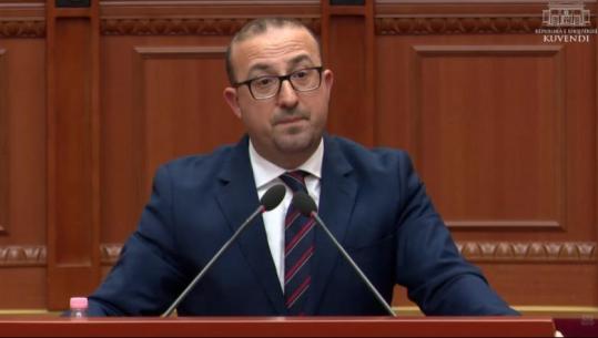 Korreshi vazhdon sarkazmën me ministrin: O Toni, kryetari i KLP-së tall ‘xhevahiret’ në komision, ti do të na fusësh në BE